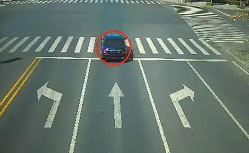 車輛進出環(huán)島時需要打轉(zhuǎn)向燈嗎？